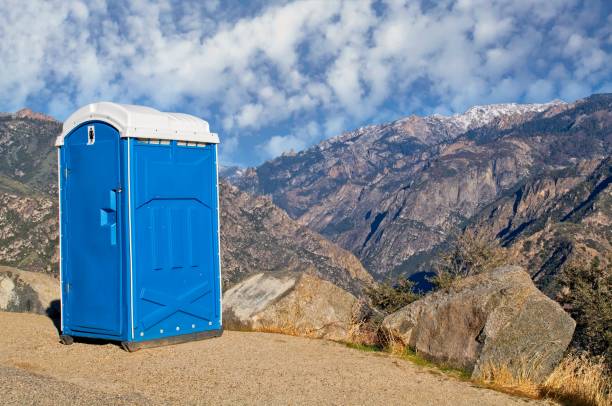 Porta potty delivery and setup in Sonoma State University, CA